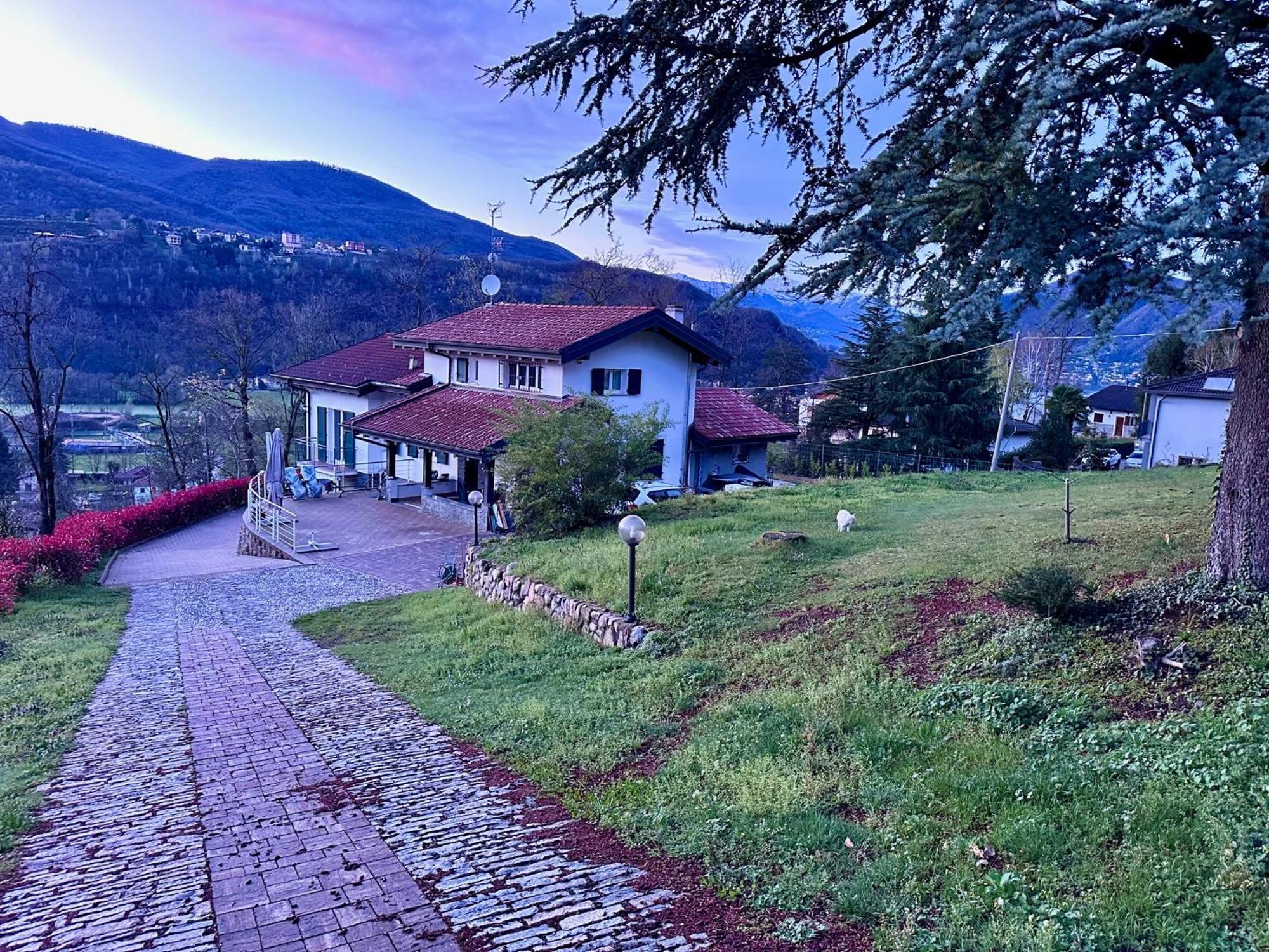 Vacabruz Apartment Besano Bagian luar foto